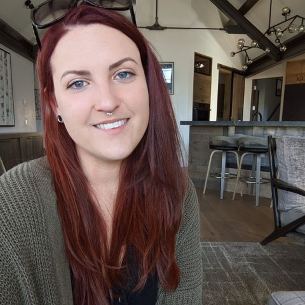 Meet your Posher, Ashley